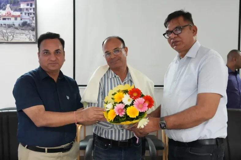 सूचना विभाग में शासकीय सेवा पूर्ण कर सेवानिवृत्त हुए सहायक निदेशक ललिता प्रसाद भट्ट को दी भावभीनी विदाई
