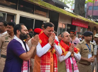 कामाख्या देवी मंदिर पहुंचे मुख्यमंत्री धामी, प्रदेश की सुख-समृद्धि की कामना