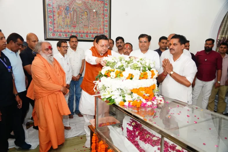 मुख्यमंत्री धामी ने स्वर्गीय मेजर जनरल भुवन चंद्र खण्डूरी को अर्पित की भावभीनी श्रद्धांजलि