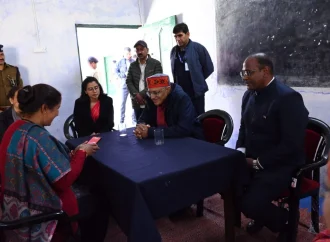 दो दिवसीय उत्तराखण्ड दौरे पर मुख्य निर्वाचन आयुक्त, सीमांत पोलिंग बूथ का किया स्थलीय निरीक्षण