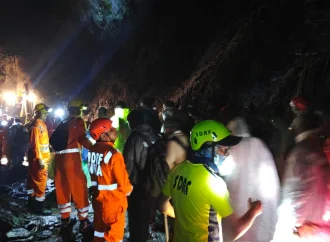 केदारनाथ यात्रा मार्ग पर भारी भूस्खलन, 10 हजार से ज्यादा श्रद्धालुओं को सुरक्षित निकाला गया