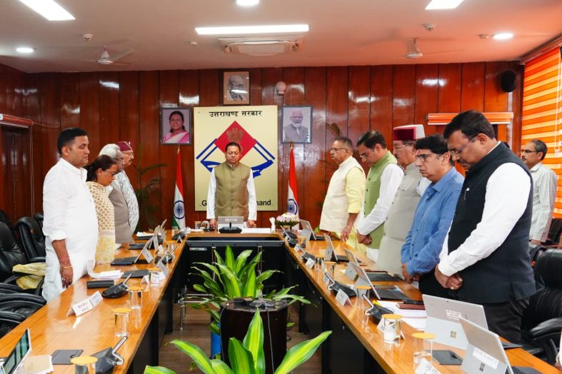 कैबिनेट बैठक में मेजर जनरल भुवन चंद्र खंडूड़ी और जसपाल राणा को श्रद्धांजलि