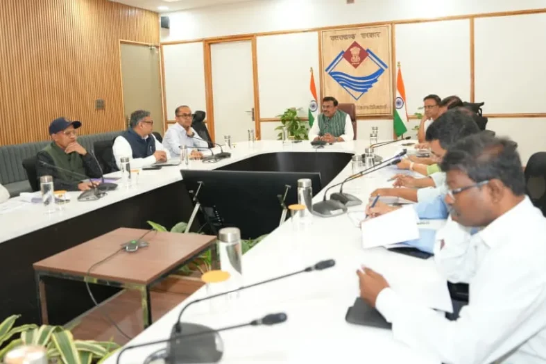 फर्टिलाइजर्स वितरण के लिए किसान पंजीकरण अनिवार्य, मॉनिटरिंग बढ़ाने के निर्देश