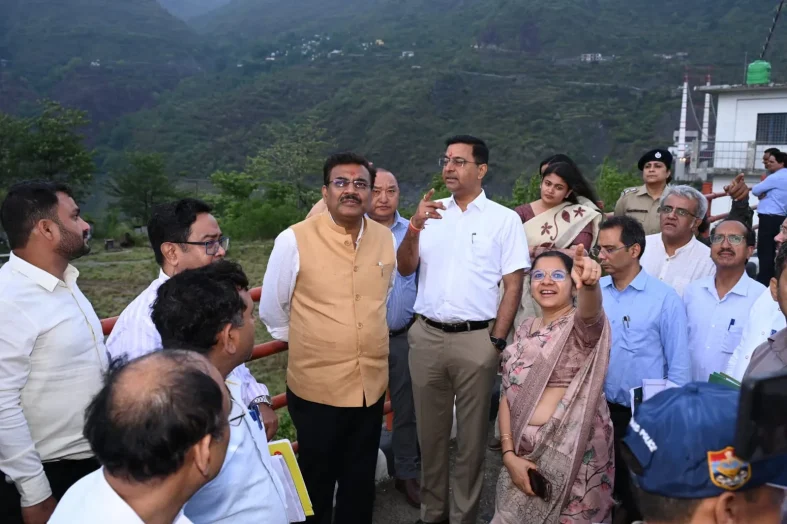टिहरी में इको पार्क और पर्यटन रोड निर्माण कार्यों का हुआ प्रशासनिक निरीक्षण