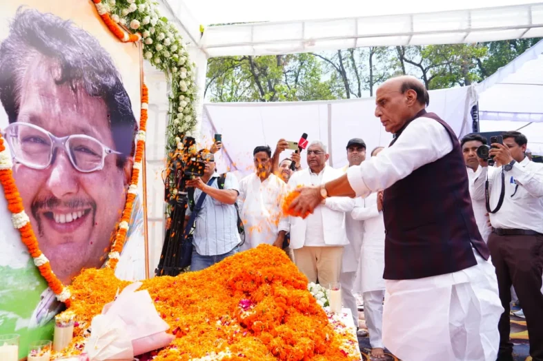 रक्षा मंत्री राजनाथ सिंह और सीएम धामी ने स्व. जसपाल राणा को दी श्रद्धांजलि