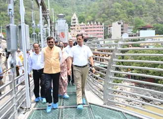 मुख्य सचिव उत्तराखंड द्वारा टिहरी गढ़वाल में बजरंग सेतु एवं हिलान्स हिमालयन भोजनालय का निरीक्षण