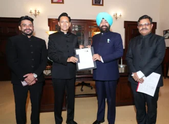 उत्तराखंड SIR कार्यक्रम: राज्यपाल को सौंपा गया गणना फॉर्म, नैनीताल में जुटे शीर्ष अधिकारी
