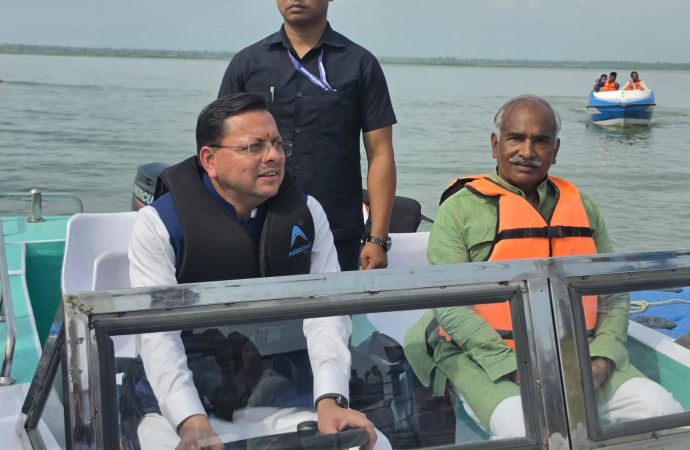 मुख्यमंत्री पुष्कर सिंह धामी ने गदरपुर में अंतर्राष्ट्रीय क्याकिंग एवं कैनोइंग प्रतियोगिता की तैयारियों का लिया जायजा
