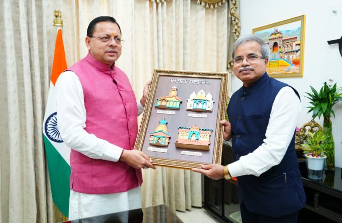 उत्तराखंड में रेलवे विस्तार को मिलेगी रफ्तार, सीएम धामी से मिले रेलवे बोर्ड अध्यक्ष