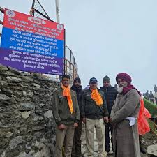 तुंगनाथ-चंद्रशिला ट्रैक पर पुलिस का अलर्ट: दोपहर 1 बजे के बाद आगे बढ़ने पर रोक, सुरक्षा बोर्ड लगाए
