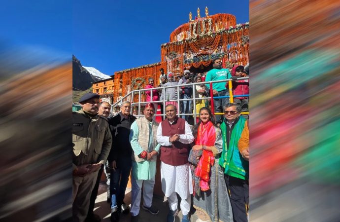 मशहूर उद्योगपति मुकेश अंबानी ने किए बदरी-केदार के दर्शन, मंदिर समिति (BKTC) को दान किए ₹10 करोड़