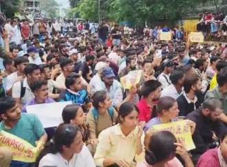 भर्ती प्रक्रिया तेज करने की मांग को लेकर बेरोजगारों का सचिवालय कूच, पुलिस ने बैरिकेडिंग कर रोका