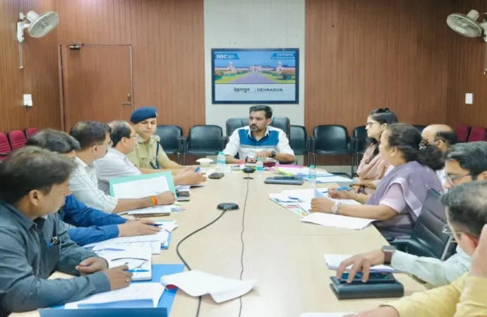 देहरादून में नशे के नेटवर्क पर ‘सर्जिकल स्ट्राइक’ की तैयारी, डीएम ने दिए हॉटस्पॉट चिन्हित करने के निर्देश