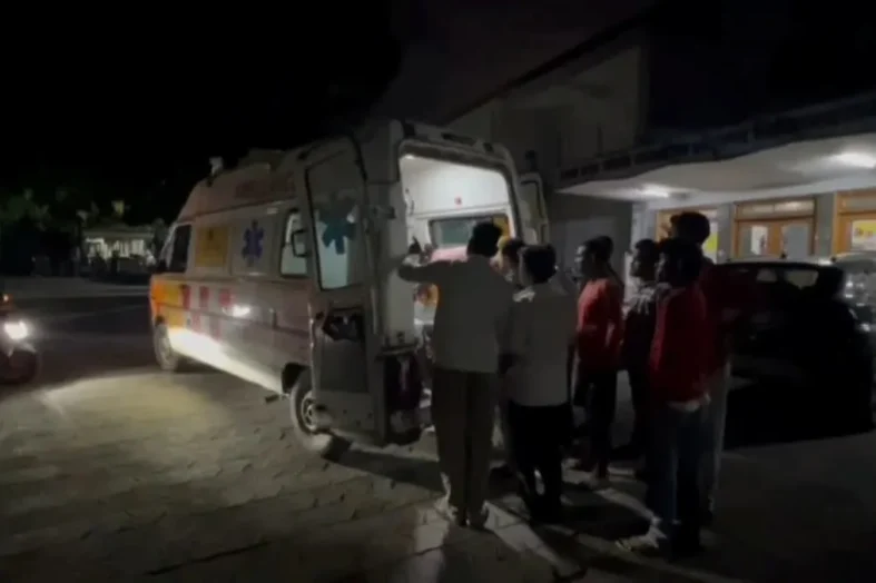 रामनगर में बड़ा हादसा: हाईटेंशन तार टूटने से मां-बेटा गंभीर रूप से झुलसे, हायर सेंटर रेफर