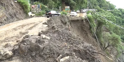 देहरादून-मसूरी मार्ग पर बढ़ा लैंडस्लाइड का खतरा: ULMMC ने चिन्हित किए संवेदनशील जोन, सुरक्षा कार्य की तैयारी