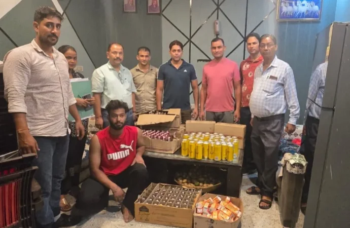 कांवड़ मेले में अवैध शराब पर आबकारी का बड़ा प्रहार, डेयरी की आड़ में चल रहा था कारोबार