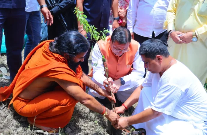 हरेला पर्व पर मालाग्राम पहुंचे मुख्यमंत्री, सघन पौधरोपण कर दिया हरित संरक्षण का संदेश