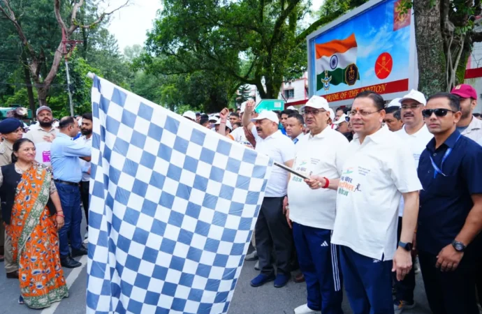 ‘रन फॉर कारगिल हीरोज’: CM ने मैराथॉन को दिखाई हरी झंडी, शौर्य स्थल पर दी श्रद्धांजलि