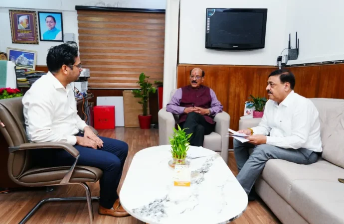 टिहरी में मेडिकल कॉलेज निर्माण की कवायद तेज, भूमि चयन और रूपरेखा पर हुई विस्तृत चर्चा