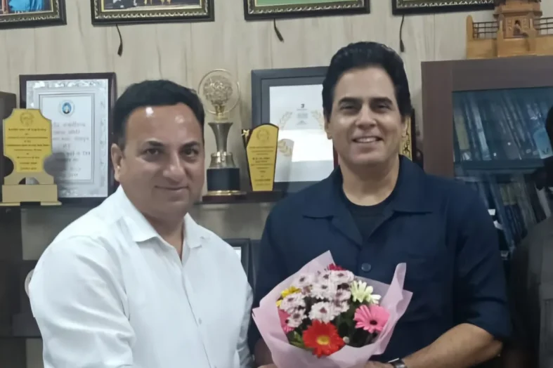 फिल्म अभिनेता अमन वर्मा ने की फिल्म विकास परिषद के नोडल अधिकारी से भेंट