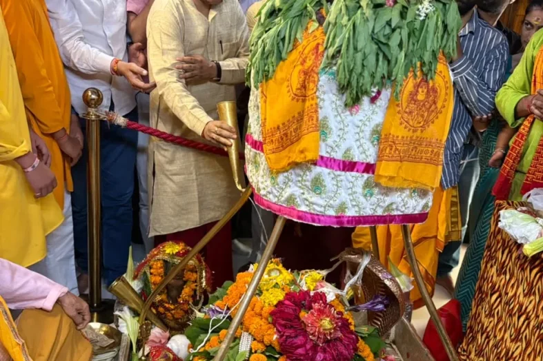मुख्य सेवक के पाँच वर्ष पूर्ण, मुख्यमंत्री धामी ने श्री काशी विश्वनाथ का लिया आशीर्वाद