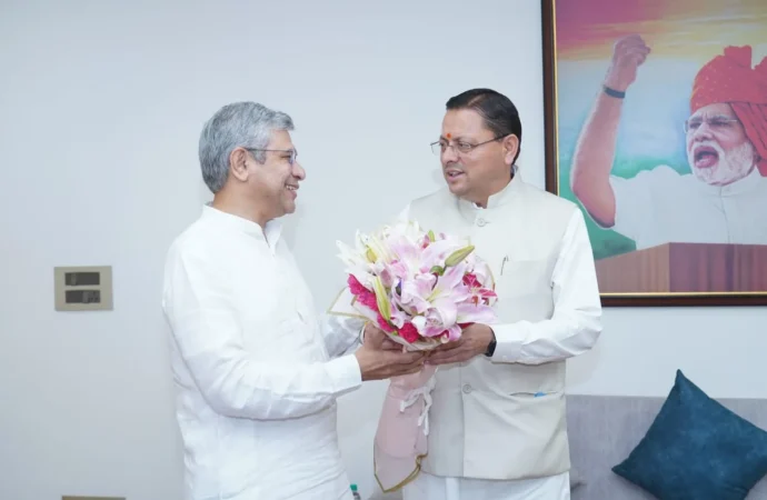 रेल नेटवर्क विस्तार को लेकर मुख्यमंत्री धामी की पहल, केंद्रीय रेल मंत्री ने प्रस्तावों पर सहमति जताई
