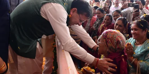 जनता की सेवा ही सरकार का धर्म, हर जरूरतमंद तक पहुंच रहा प्रशासन – मुख्यमंत्री