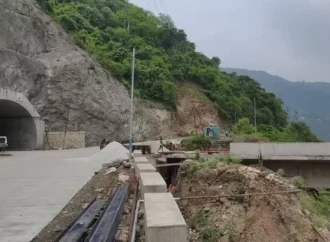 चारधाम यात्रा को मिलेगी नई रफ्तार: रुद्रप्रयाग में 900 मीटर सुरंग तैयार, पुल निर्माण अंतिम चरण में