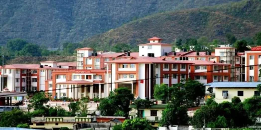 150 एमबीबीएस सीटों के लिए श्रीनगर मेडिकल कॉलेज में तैयारियां पूरी, छात्रों को मिलेंगी बेहतर सुविधाएं