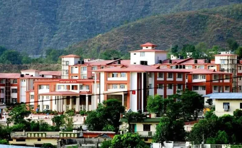 150 एमबीबीएस सीटों के लिए श्रीनगर मेडिकल कॉलेज में तैयारियां पूरी, छात्रों को मिलेंगी बेहतर सुविधाएं