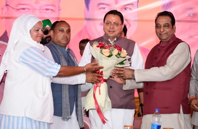 धामी सरकार का संकल्प— अल्पसंख्यक समाज के हर वर्ग तक पहुंचे विकास की रोशनी