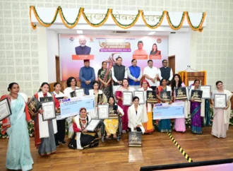 तीलू रौतेली जयंती पर 13 महिलाओं को तीलू रौतेली पुरस्कार, 35 आंगनबाड़ी कार्यकर्त्रियों का सम्मान