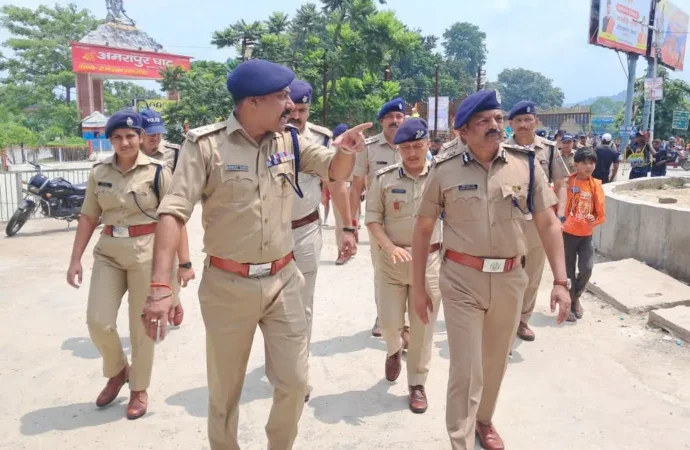 कांवड़ यात्रा चरम पर: 76 लाख से अधिक श्रद्धालुओं ने भरा गंगाजल, आईजी-डीआईजी ने परखी सुरक्षा व्यवस्था