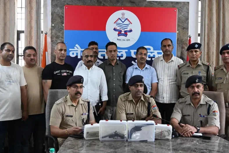 हल्द्वानी। गोरापड़ाव डकैती कांड: पुलिस ने दो और आरोपियों को दबोचा, तमंचे-कारतूस समेत 1.40 लाख की नकदी बरामद