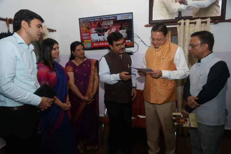 मुख्यमंत्री ने कर्मचारी संगठनों की समस्याओं के समाधान के दिए निर्देश