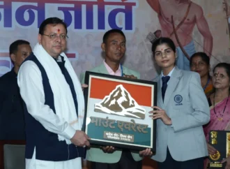 थारू समाज से सीधे संवाद में मुख्यमंत्री धामी, विकास और जनकल्याण पर दिया जोर