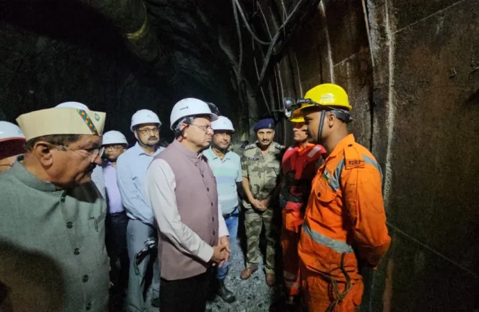 मुख्यमंत्री  पुष्कर सिंह धामी ने टीएचडीसी टनल हादसे का किया स्थलीय निरीक्षण, रेस्क्यू अभियान का लिया जायजा