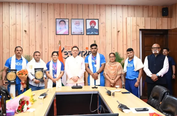 कॉमनवेल्थ गेम्स 2026 के उत्तराखंड के पदक विजेताओं और प्रशिक्षकों को मुख्यमंत्री धामी ने किया सम्मानित