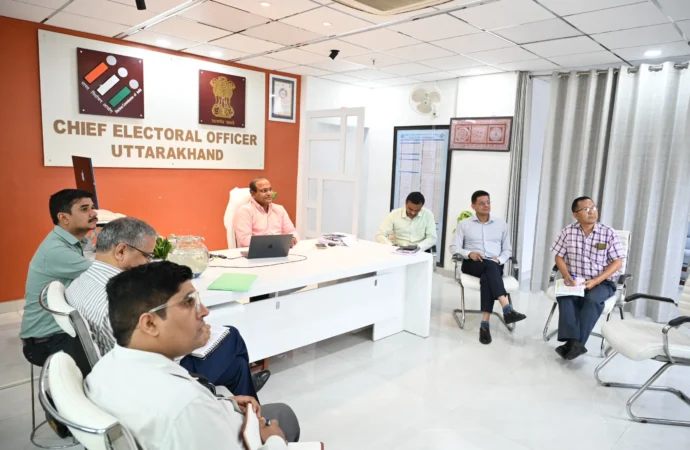 अगले 15 दिन दोनों मंडलायुक्त करेंगे फील्ड विजिट, जनपदों में करेंगे कैंप