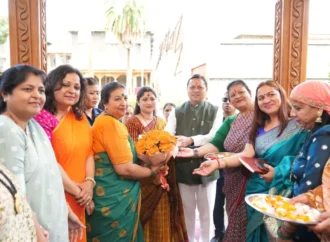 धामी को बहनों ने बांधा रक्षा सूत्र, CM बोले—मातृशक्ति का आशीर्वाद उत्तराखंड के विकास की ताकत