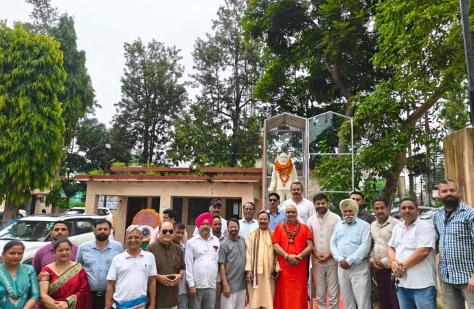 डोईवाला ब्लॉक में अब दिखेगा उत्तराखंड आंदोलन के नायक का गौरव, बडोनी की प्रतिमा का अनावरण