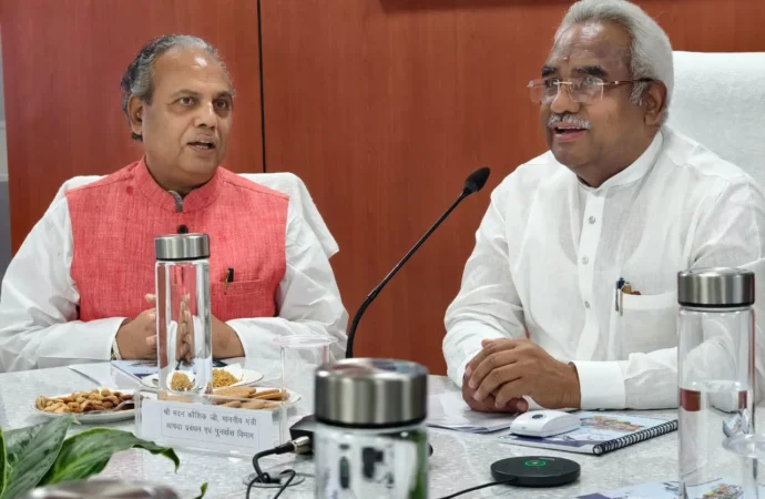 ग्लेशियर झीलों की निगरानी के लिए अत्याधुनिक तकनीक अपनाई जाएगीः मदन कौशिक