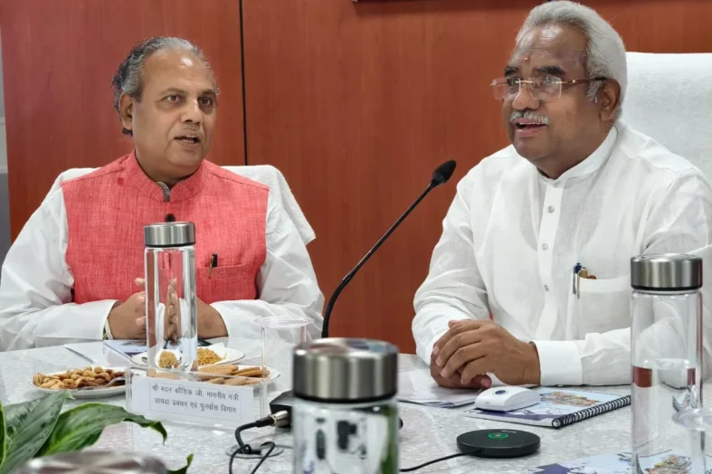 ग्लेशियर झीलों की निगरानी के लिए अत्याधुनिक तकनीक अपनाई जाएगीः मदन कौशिक
