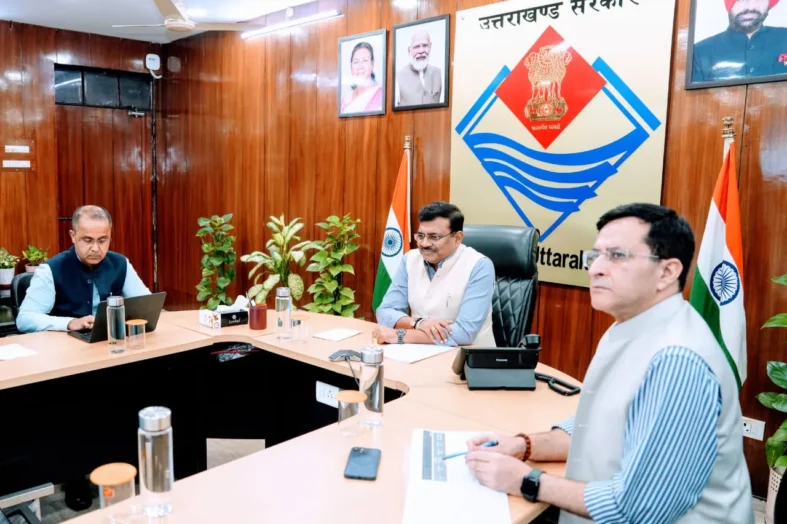 मुख्य सचिव ने की पुलिस विभाग के कार्यों की समीक्षा, साइबर पुलिसिंग, मानव तस्करी एवं डिजिटल इन्वेस्टीगेशन को मजबूत करने के निर्देश