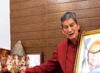 नौकरी के बदले पैसे लेने के आरोपों पर हरदा ने खाई मां की सौगंध, बोले- पैसा लेना तो दूर, किसी की चाय तक नहीं पी