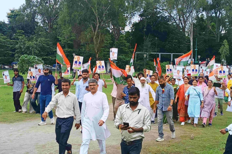 खड़गे के कथित अपमान के विरोध में कांग्रेस का सीएम आवास कूच, हाथीबड़कला में पुलिस ने रोका