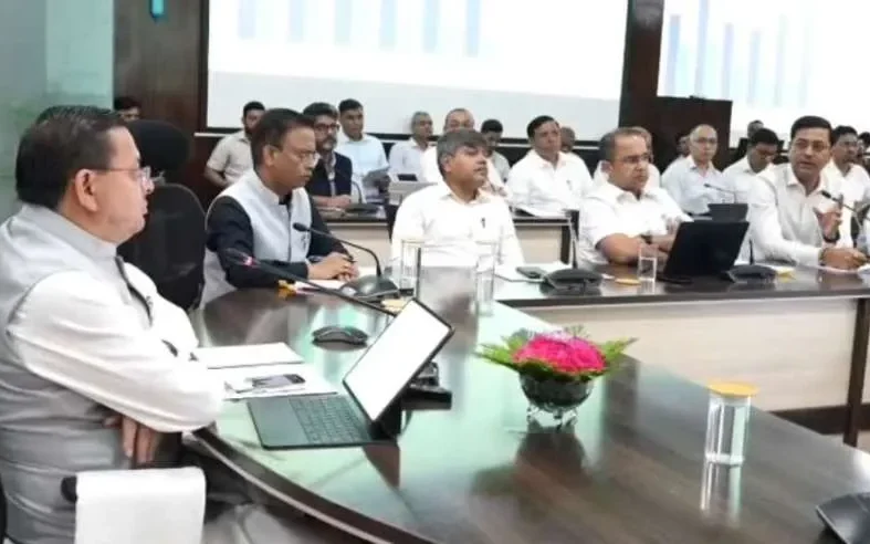 CM हेल्पलाइन 1905 की समीक्षा में धामी सख्त, बोले- शिकायतों के समाधान में लापरवाही बर्दाश्त नहीं
