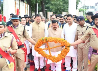 हल्द्वानी में शहीदों को श्रद्धांजलि, पूर्व सैनिकों से संवाद; सैनिक परिवारों के सम्मान को बताया सरकार की प्राथमिकता