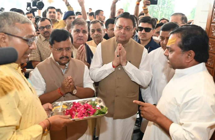महालक्ष्मी मंदिर में नितिन नबीन ने की पूजा-अर्चना, प्रदेशवासियों की सुख-समृद्धि की कामना