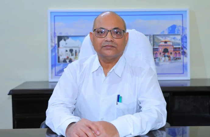 मौसम सुधरने के बाद चारधाम यात्रा फिर शुरू, जिलाधिकारियों को स्थानीय परिस्थितियों के अनुसार निर्णय के निर्देश